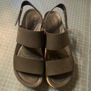 CROC Womens Brooklyn Low Wedge Black/Mushroom Size 10